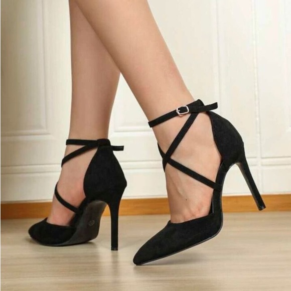 Nine West Elilah Heels in Black Faux Suede size 8.5 - Picture 1 of 4